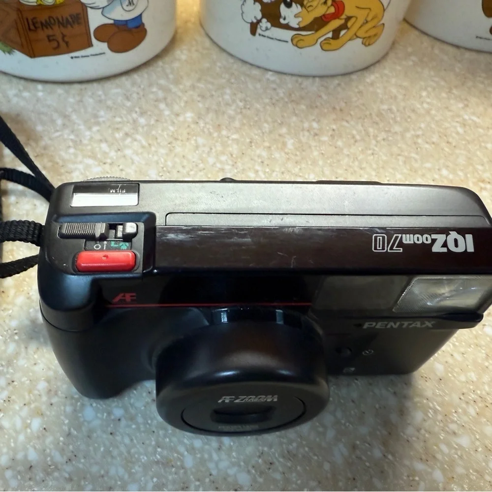Pentax IQ Zoom 70 Black Macro 35mm Compact Point and Shoot with strap Camera